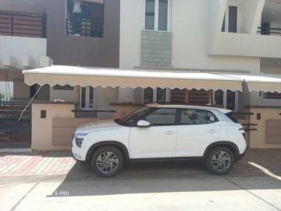 مظلات نصف دائرة في الرياض